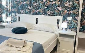 Central Rooms 128